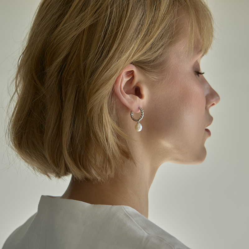 Sidabriniai auskarai su perlais