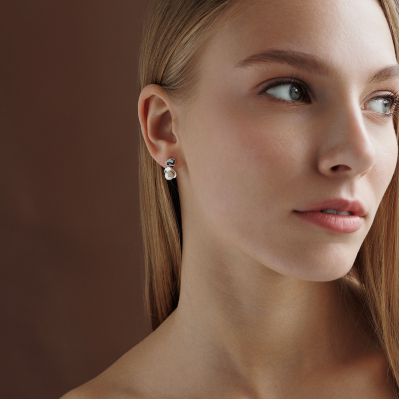 Sidabriniai auskarai su perlais