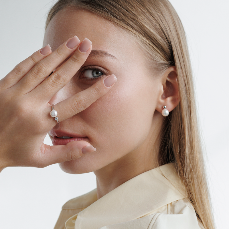 Sidabriniai auskarai su perlais