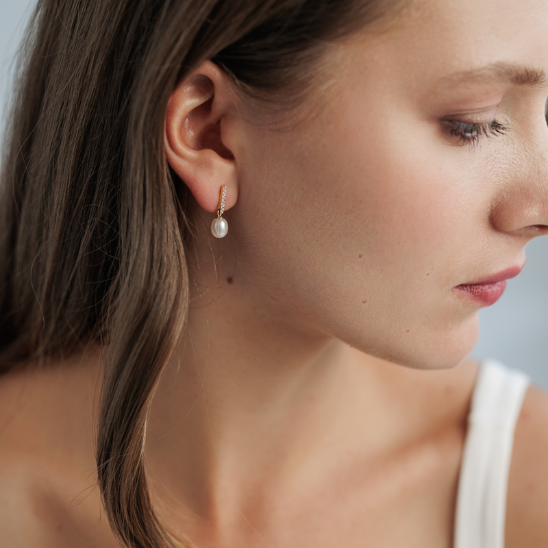 Auksiniai auskarai su perlais ir cirkoniais