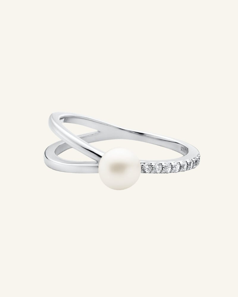 Sidabrinis žiedas su perlu ir cirkoniais