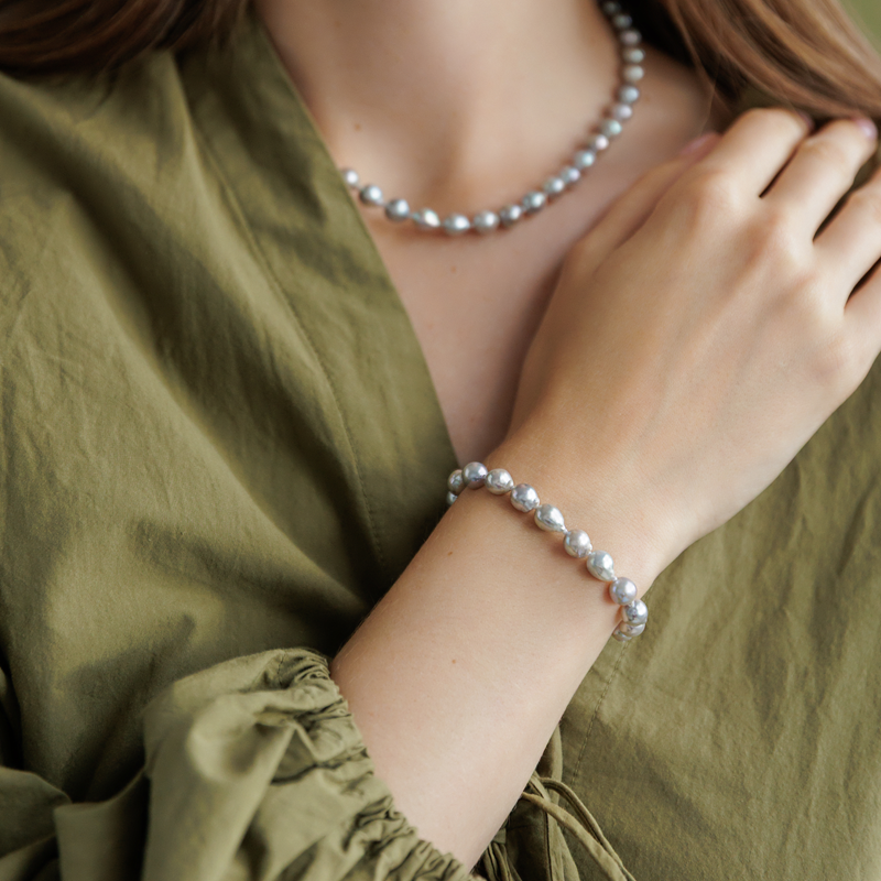 Perlų apyrankė su paauksuotu sidabru