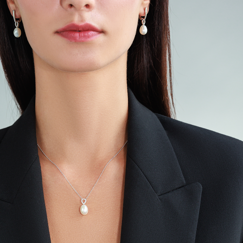 Sidabrinė grandinėlė su perlu ir cirkoniais