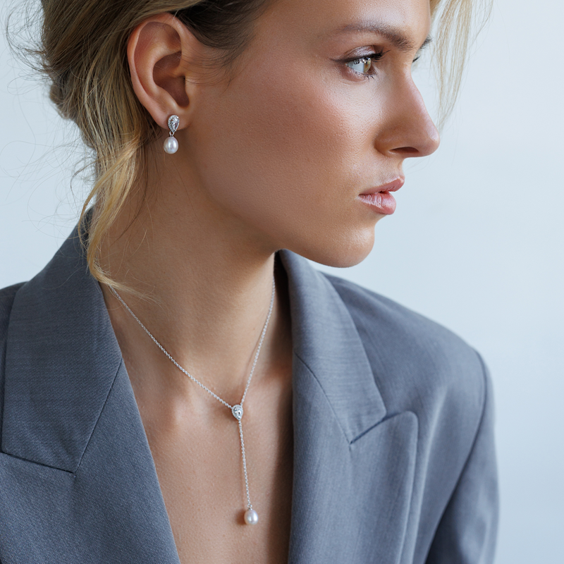 Sidabrinė grandinėlė su perlu ir cirkoniais