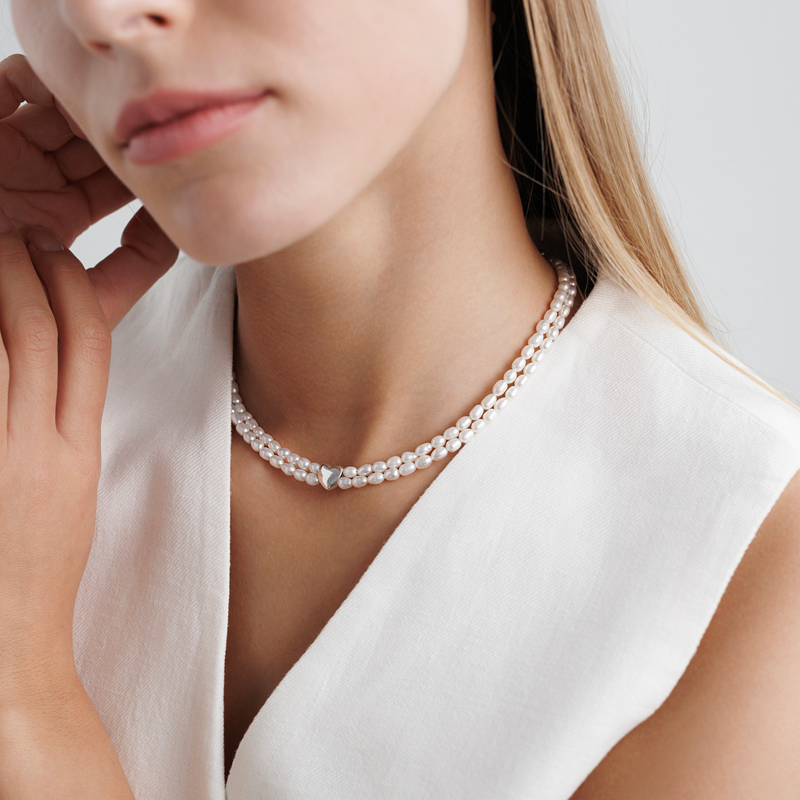 Perlų vėrinys su sidabru