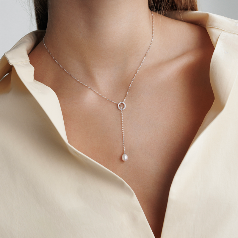 Sidabrinė grandinėlė su perlu ir cirkoniais