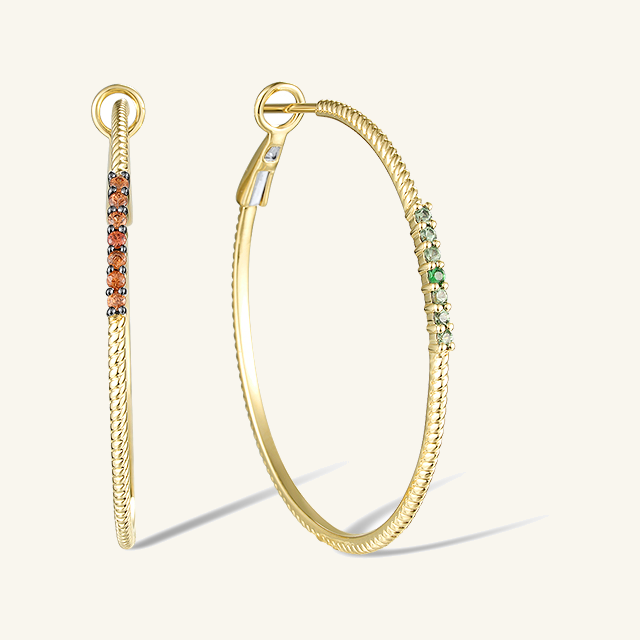 Auksiniai auskarai rinkutės su žaliais granatais ir oranžiniais safyrais – bendras vaizdas
