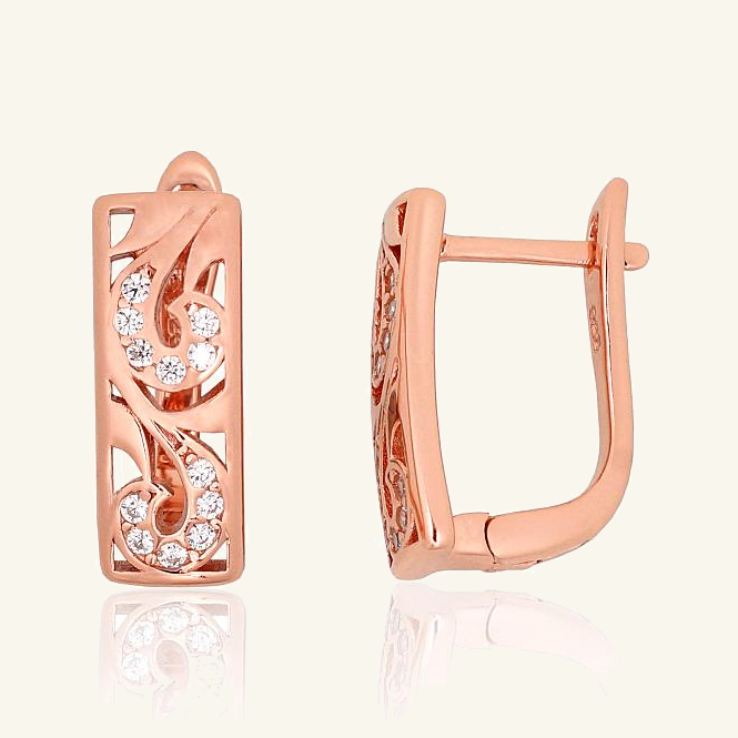 Paauksuoti sidabriniai ažūriniai auskarai su lašo formos cirkonių ornamentais